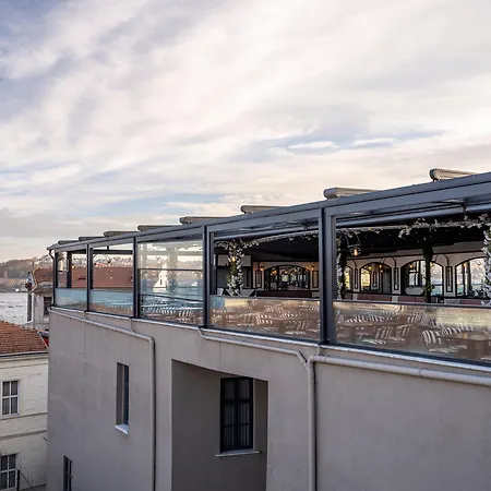 Ferman Port Hotel